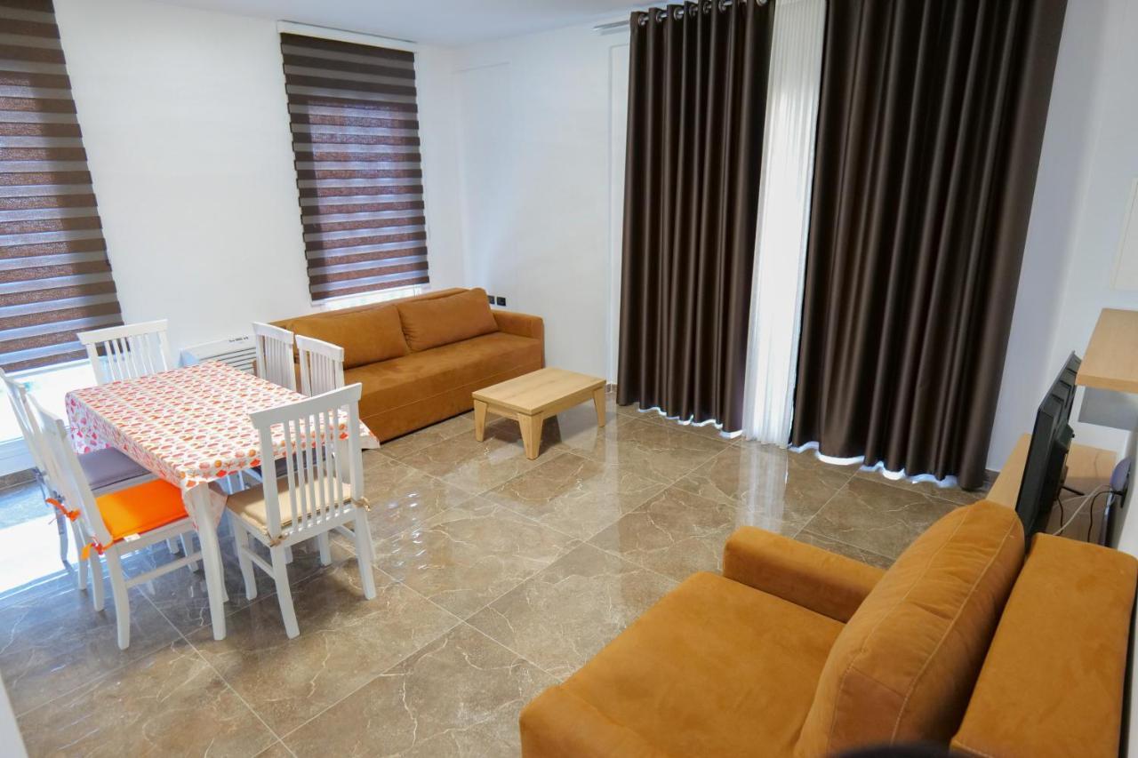Apartahotel The Peak & Lounge Radhimë