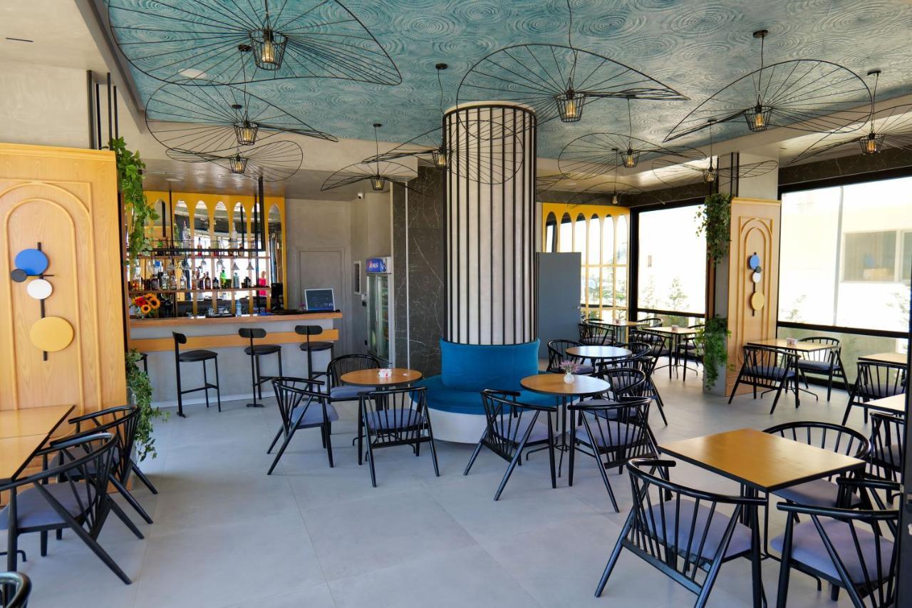 Apartahotel The Peak & Lounge *
